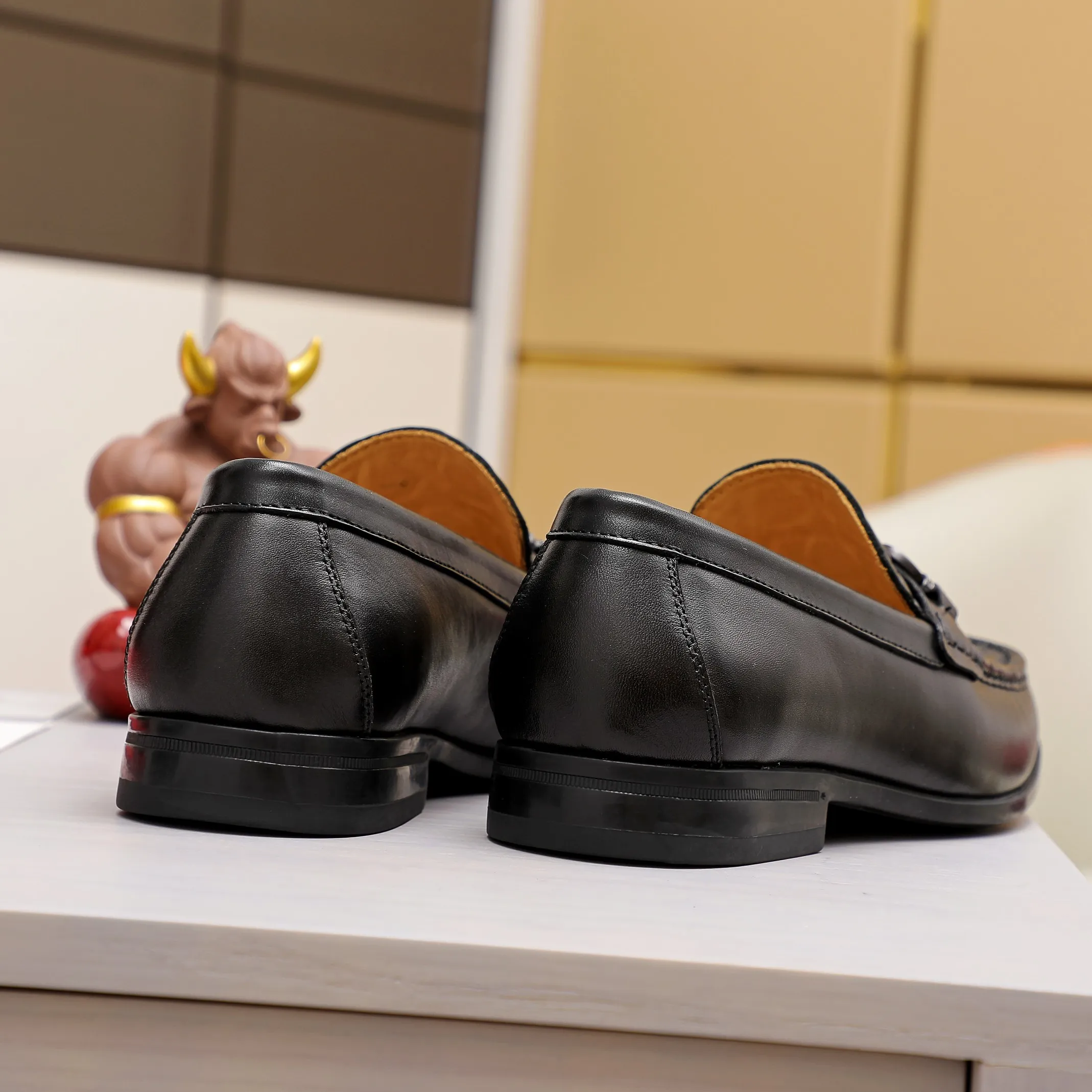 Men's clothing and shoes 💰460 🔥Ferragamo's new men's casual slip-on shoes🇨🇳Official website original 1:1 mold opening, original quality💯Fine workmanship, high-end luxury☘The upper is made of imported Italian first-layer cowhide🌴Luxury🐂leather lining🍓Rubber wear-resistant and non-slip outsole, breathable and comfortable to wear🍍The first choice for high-end men, black, size 38-45